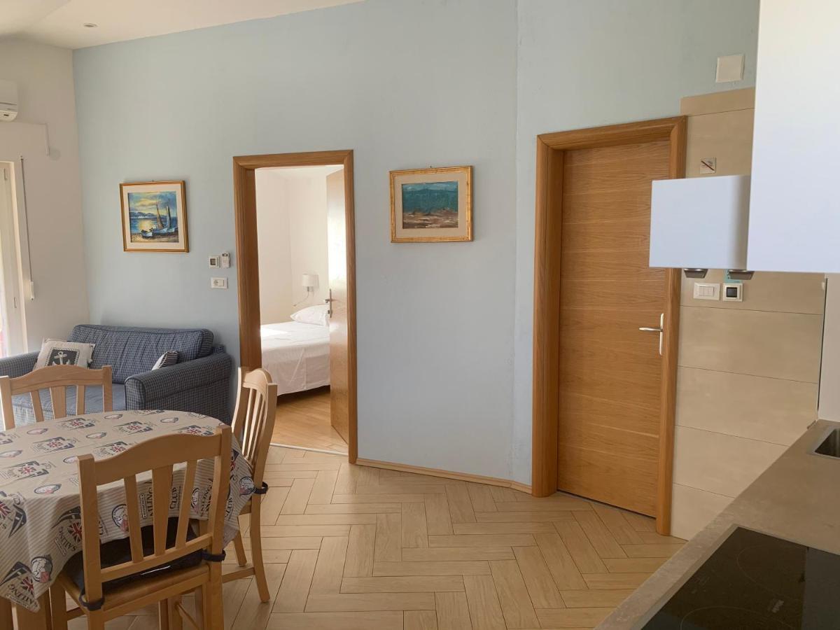 Apartment Klara Krk Town Luaran gambar