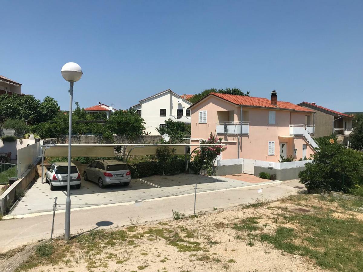Apartment Klara Krk Town Luaran gambar